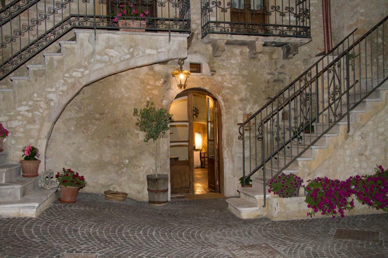 Bed and Breakfast Charme In Perillis à Popoli Extérieur photo